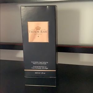 Tréaor Rare complete age defying neck concentrate